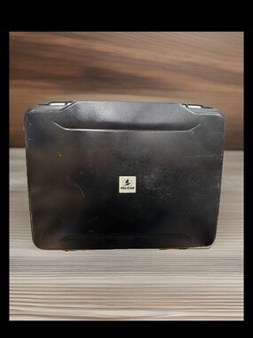 Pelican 1085 Hard Case Black Laptop Tablet Waterproof Crushproof